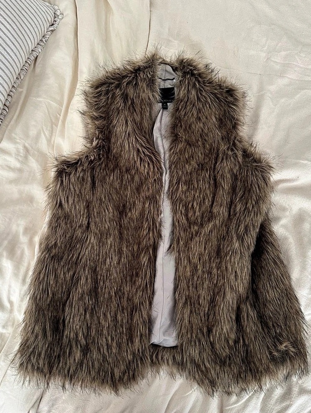 Banana Republic Faux Fur Vest in Brown & Gray Size Medium Like New